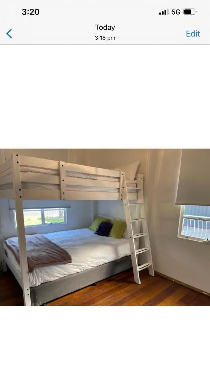 D103 Lemon Tree House - Australian Directory 2