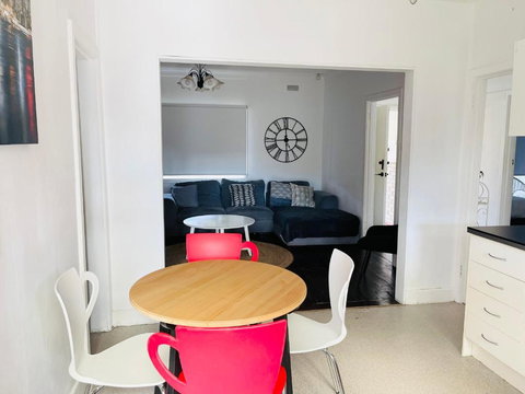 D113 Marsden Garden Estate - Australian Directory 1