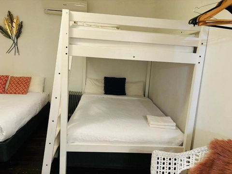 D113 Marsden Garden Estate - Australian Directory 2