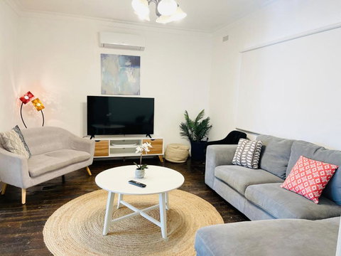 D113 Marsden Garden Estate - Australian Directory 0