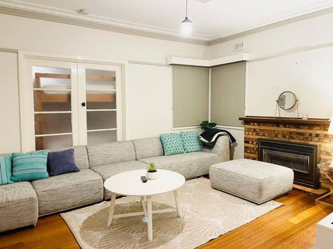 D115 Exquisite Natural Stay - Australian Directory 3