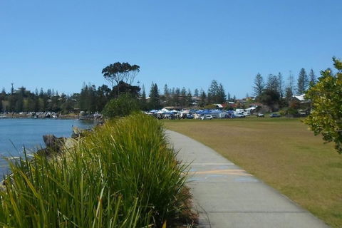 DELUXE Escape! Central, NEW & Spacious 3 Bed - Australian Directory 3