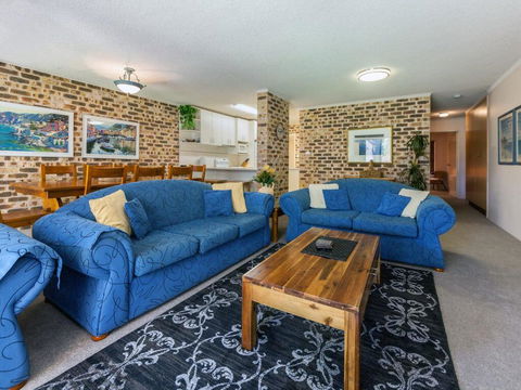 28 'Bay Parklands', 2 Gowrie Ave - Pool, Tennis + Stunning Views - Australian Directory 2