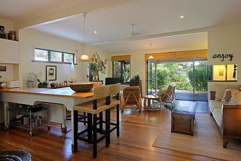 28 Childe Street, Byron Bay - Banaba - Australian Directory 1