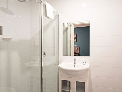 28 Hotel - Australian Directory 2