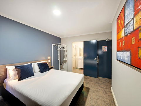 28 Hotel - Australian Directory 1
