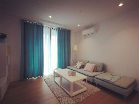 2BR Apartment With Style - Australian Directory 3