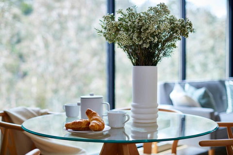 2BR Apt With Yarra River Views & Parking - Australian Directory 2