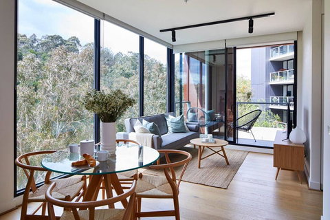 2BR Apt With Yarra River Views & Parking - Australian Directory 0
