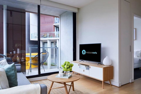 2BR Apt With Yarra River Views & Parking - Australian Directory 3