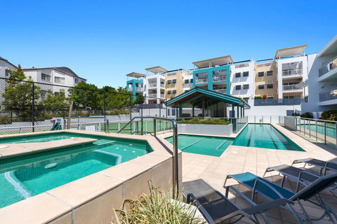 2BR Coolum Beach , Rooftop Terrace, Spa, Tennis, Pool - Australian Directory 3