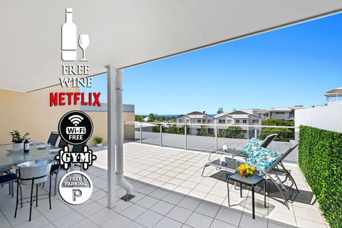 2BR Coolum Beach , Rooftop Terrace, Spa, Tennis, Pool - Australian Directory 0