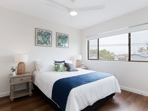 3 'Bangalee' 41 Soldiers Point Rd - Fantastic Waterfront Unit With Pool, WIFI & Chromecast - Australian Directory 3