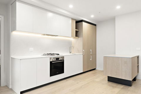 3 Bed Rooms Apartment Super Convenient Location - Australian Directory 2