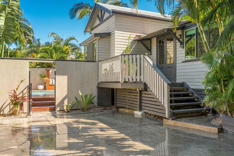 3 Little Pigs Holiday Home - Australian Directory 3
