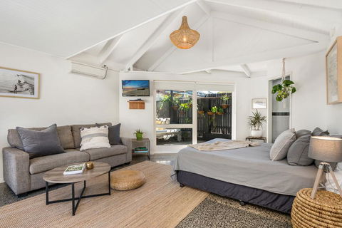 3 Little Pigs Holiday Home - Australian Directory 1