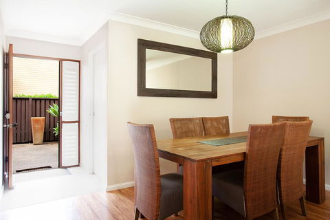 3-Bed Home With BBQ Patio Near Parks And Playgrounds - Australian Directory 1