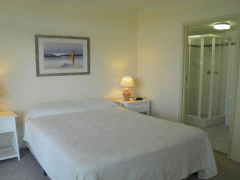 30 'The Commodore' 9-11 Donald Street - Fabulous 3 Bedroom 2 Bathroom 2 Carspaces - Australian Directory 1