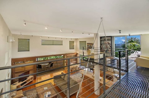 32 The Quarterdeck - Australian Directory 1