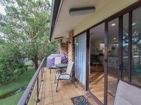 33 'Bay Parklands', 2 Gowrie Avenue - Air Conditioning, Foxtel, Pool, Tennis Court, Spa - Australian Directory 1