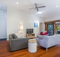 33 Bangalow - Narrawallee's Beautiful Bungalow - Australian Directory