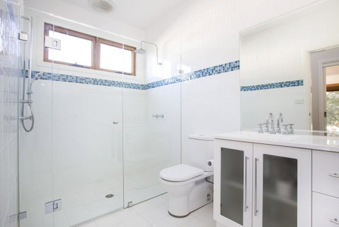 33 Bangalow - Narrawallee's Beautiful Bungalow - Australian Directory 3