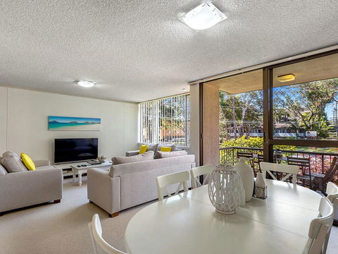 4 'Magnus Gardens', 7 Magnus St - Beautiful Air Conditioned Unit With Filtered Water Views & WIFI - Australian Directory 2