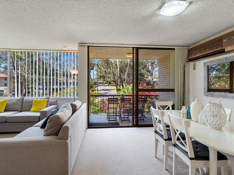 4 'Magnus Gardens', 7 Magnus St - Beautiful Air Conditioned Unit With Filtered Water Views & WIFI - Australian Directory 3
