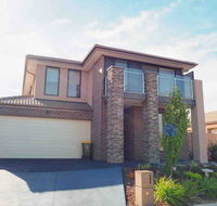 4 Bed 2 And A Half Bath Luxury Villa in Point Cook - Australian Directory