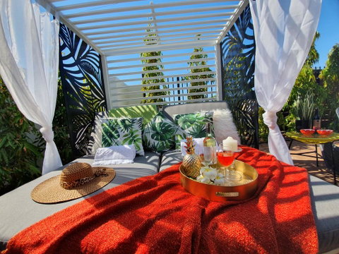 4 BEDROOM GARDENS ESCAPE - CHAMPAGNE STAYS Darwin - Australian Directory 1