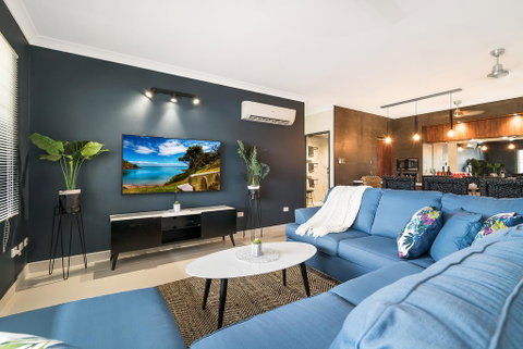4 BEDROOM GARDENS ESCAPE - CHAMPAGNE STAYS Darwin - Australian Directory 0