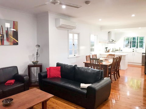4 Bedroom House - Walk To Southbank - Australian Directory 3