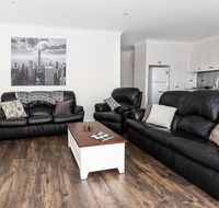 4 Bedroom Inner City Townhouse - SLEEPS 9  - Australian Directory
