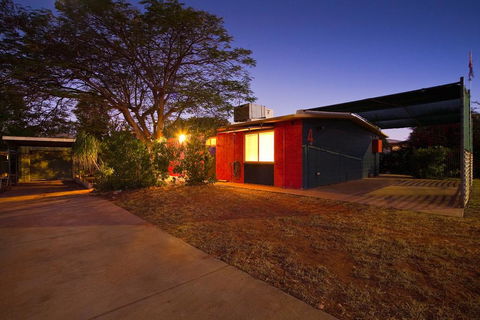 4 Page Street - Colourful And Shady 3-Bedroom Home - Australian Directory 0