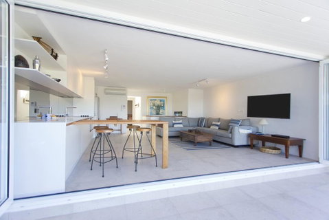 4/33 Noosa Drive - Australian Directory 1