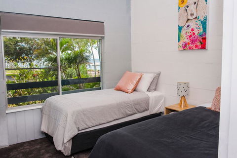 454 Charlton Esplanade Apartment - Australian Directory 1
