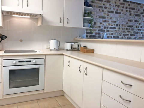 47 'Bay Parklands', 2 Gowrie Avenue - Pool, Tennis Court & Child Friendly - Australian Directory 1