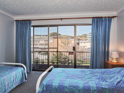 5 'Tradewinds' 110 Victoria Parade - Location Is Fantastic & Water Views - Australian Directory 3