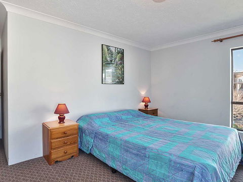 5 'Tradewinds' 110 Victoria Parade - Location Is Fantastic & Water Views - Australian Directory 2
