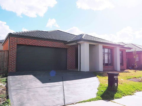 5 Bed 2 Bath Big House - Australian Directory 0