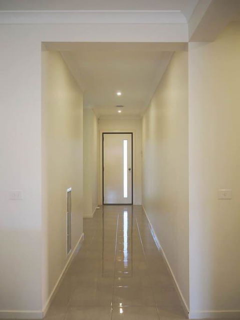 5 Bed 2 Bath Big House - Australian Directory 3
