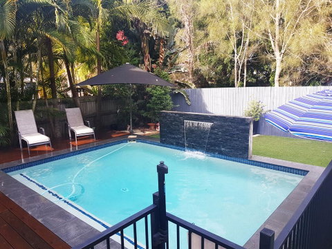 5 Bedroom Luxury Villa - Hope Island - Australian Directory 0