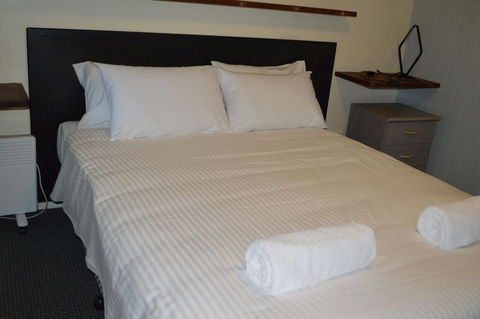 5 Lakeview Plaza - Australian Directory 0