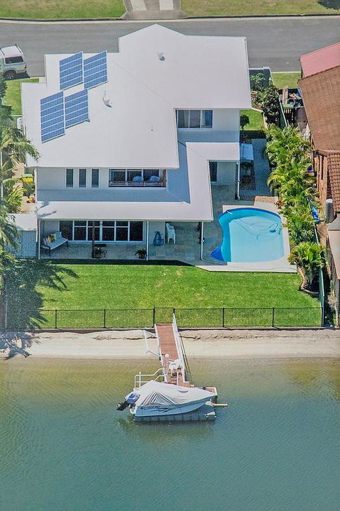 5 Star Water Front Luxury, Rooms Ava Gold Coast - Australian Directory 0