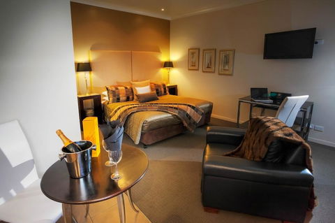 53 On Victoria - Australian Directory 3