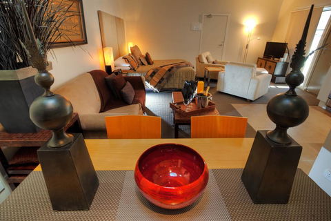 53 On Victoria - Australian Directory 0