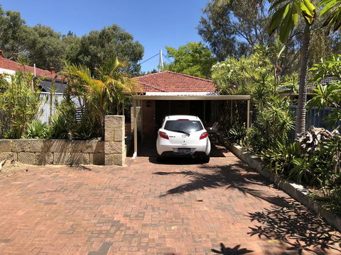 5A Glenelg Street - Australian Directory 0