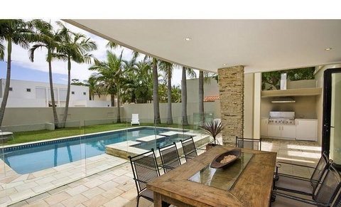 6 Witta Circle - Australian Directory 1