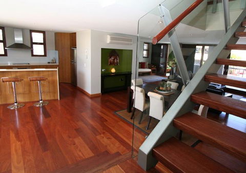 6/21-25 Fletcher Street - A Seventh Heaven - Australian Directory 3