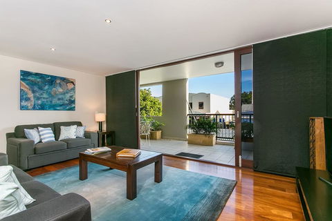 6/21-25 Fletcher Street - A Seventh Heaven - Australian Directory 0